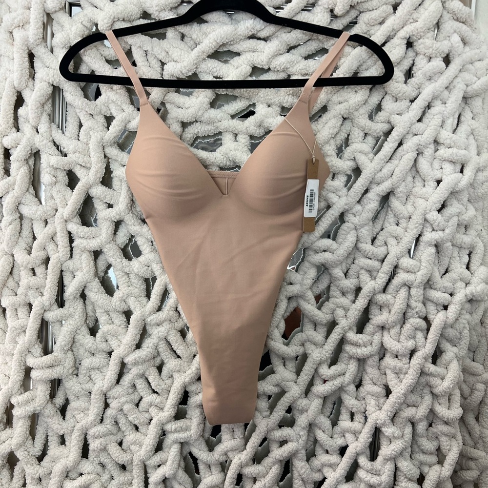 SKIMS BODY SUPER PUSH-UP THONG BODYSUIT NWT - CLAY